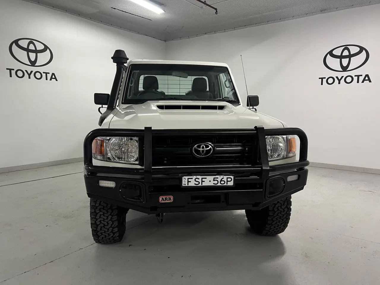 2019 TOYOTA LC MILITARY Gallery Image 2