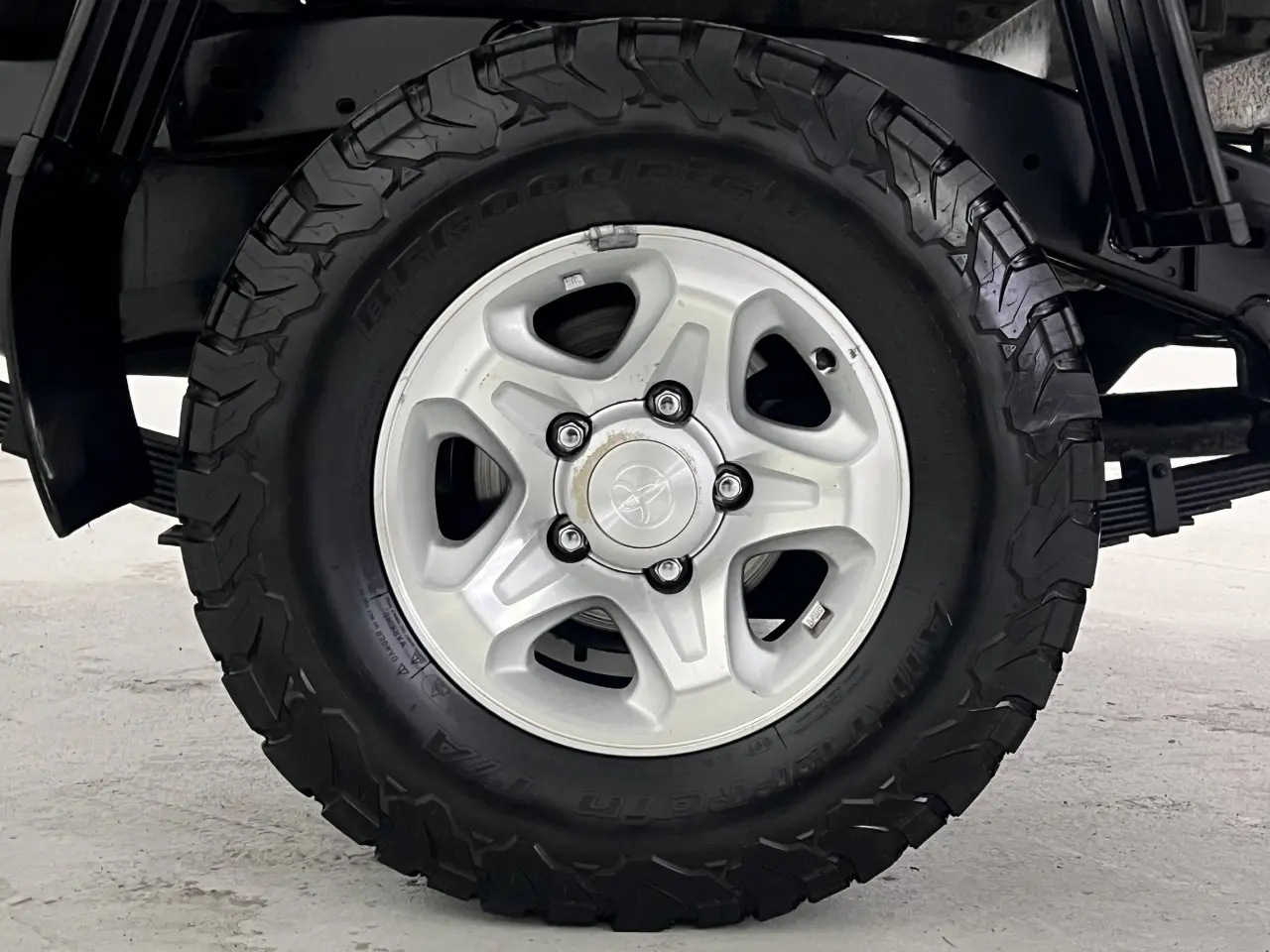 2019 TOYOTA LC MILITARY Gallery Image 5