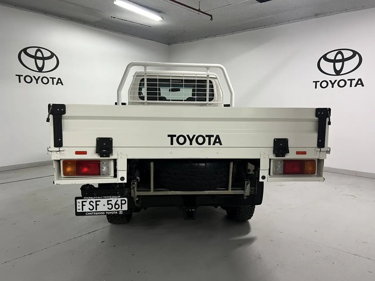 2019 TOYOTA LC MILITARY Gallery Image 6