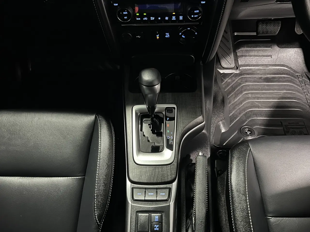 2025 TOYOTA FORTUNER Gallery Image 20