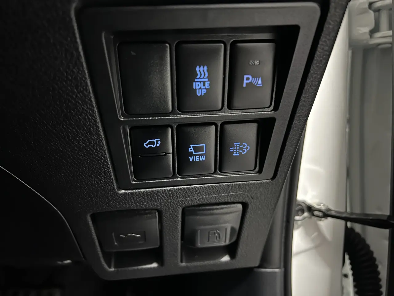 2025 TOYOTA FORTUNER Gallery Image 21