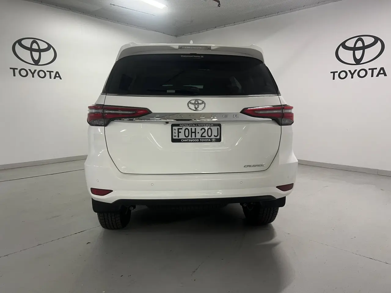 2025 TOYOTA FORTUNER Gallery Image 6
