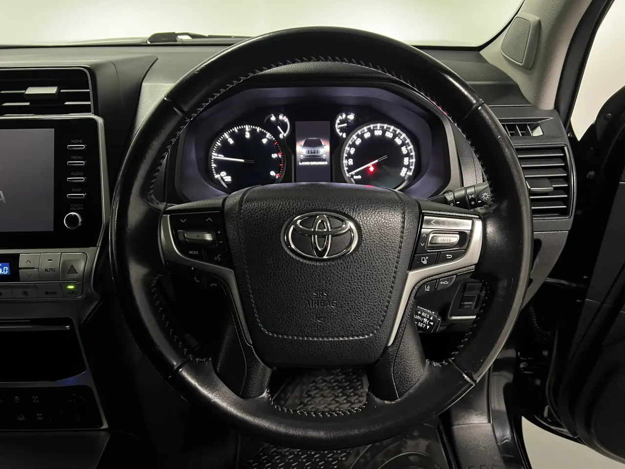 2020 TOYOTA PRADO Gallery Image 18