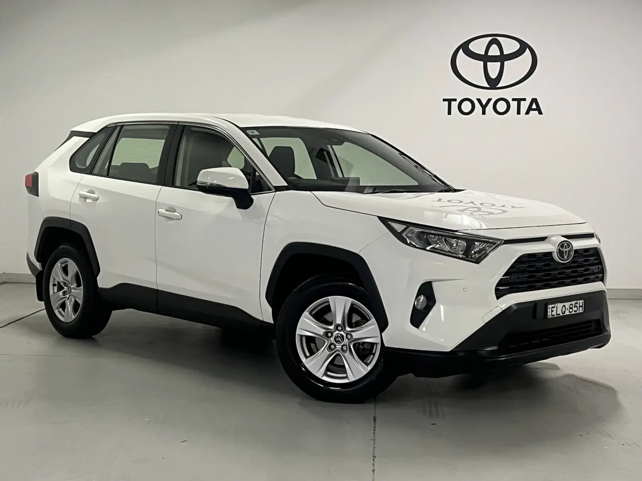 2019 TOYOTA RAV4 Gallery Image 1