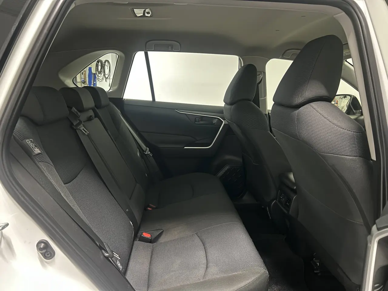 2019 TOYOTA RAV4 Gallery Image 11