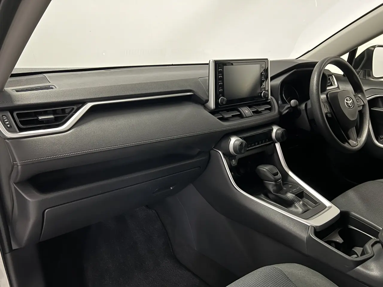 2019 TOYOTA RAV4 Gallery Image 15
