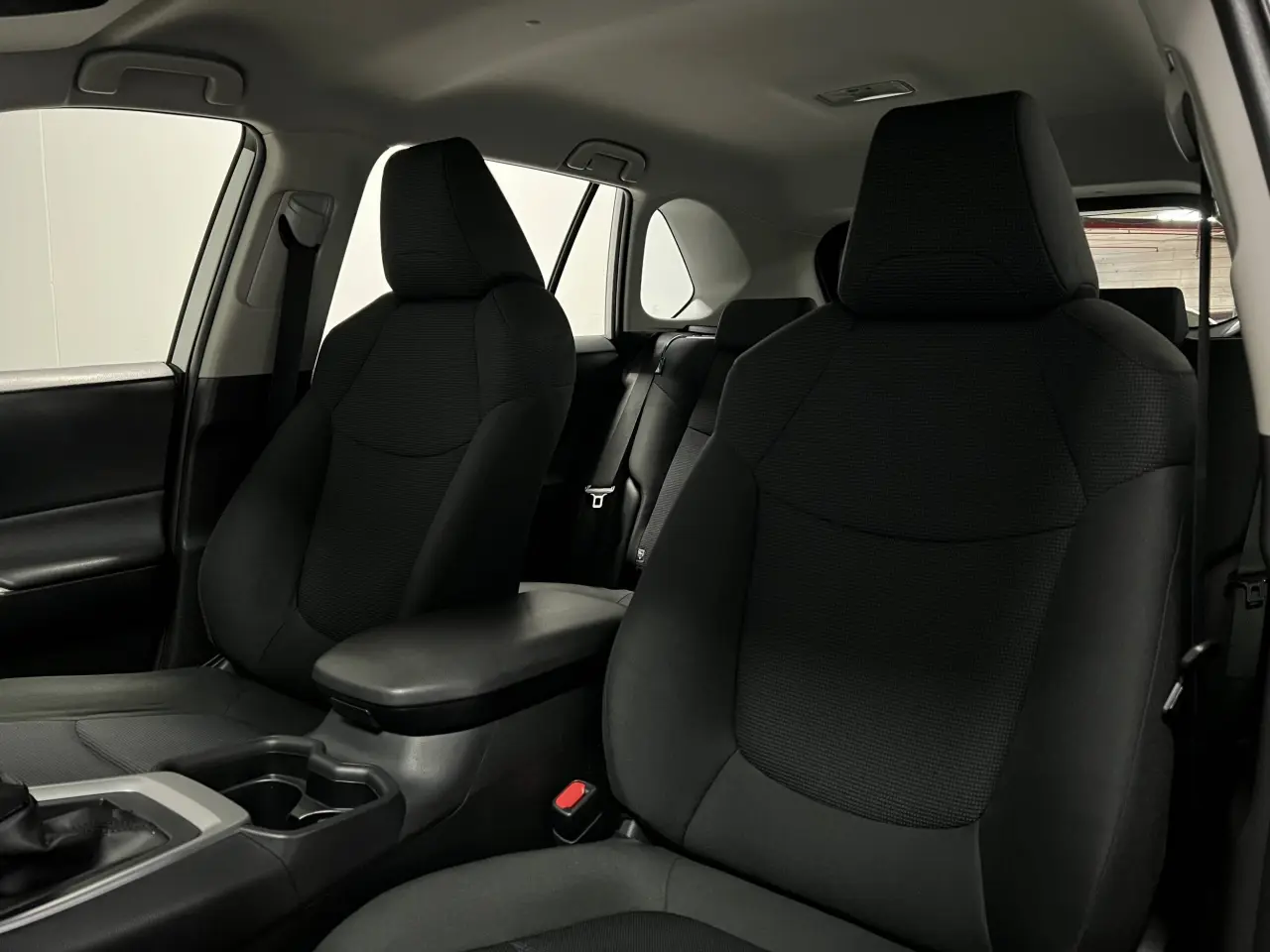 2019 TOYOTA RAV4 Gallery Image 16