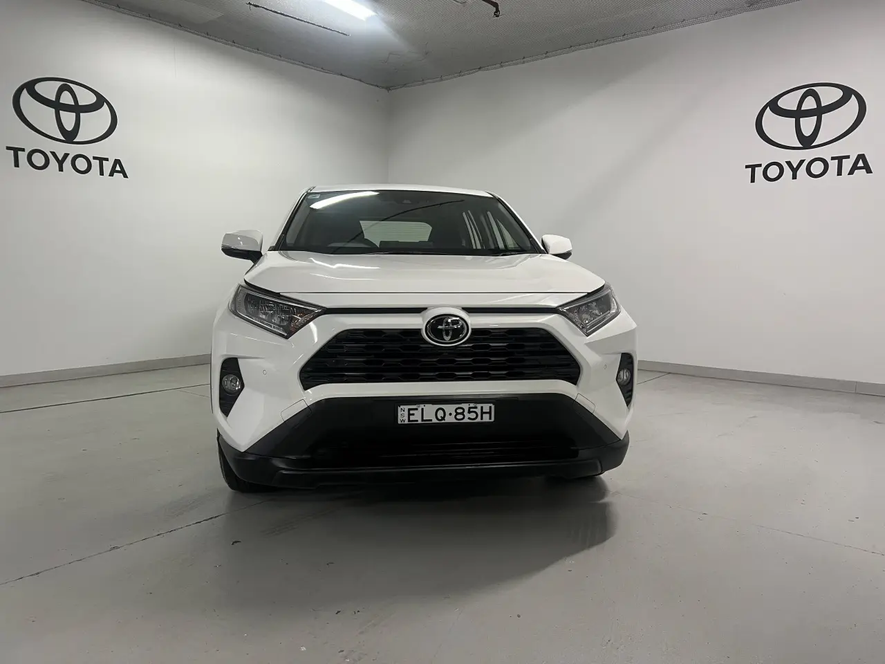 2019 TOYOTA RAV4 Gallery Image 2