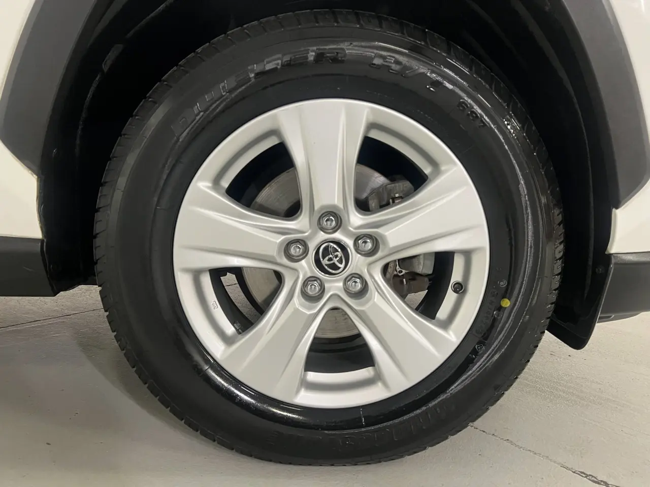 2019 TOYOTA RAV4 Gallery Image 5