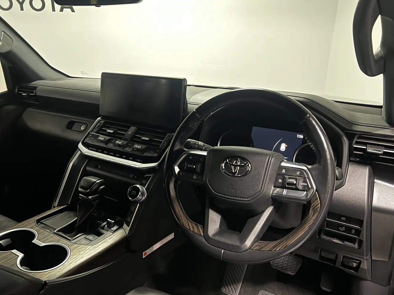2022 TOYOTA LANDCRUISER Gallery Image 10
