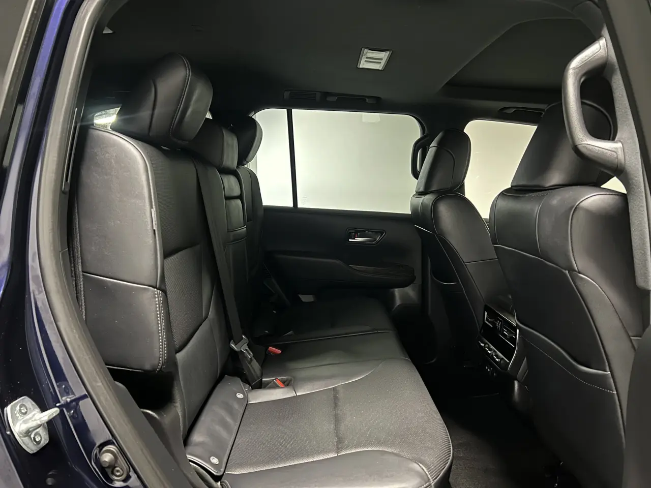 2022 TOYOTA LANDCRUISER Gallery Image 11