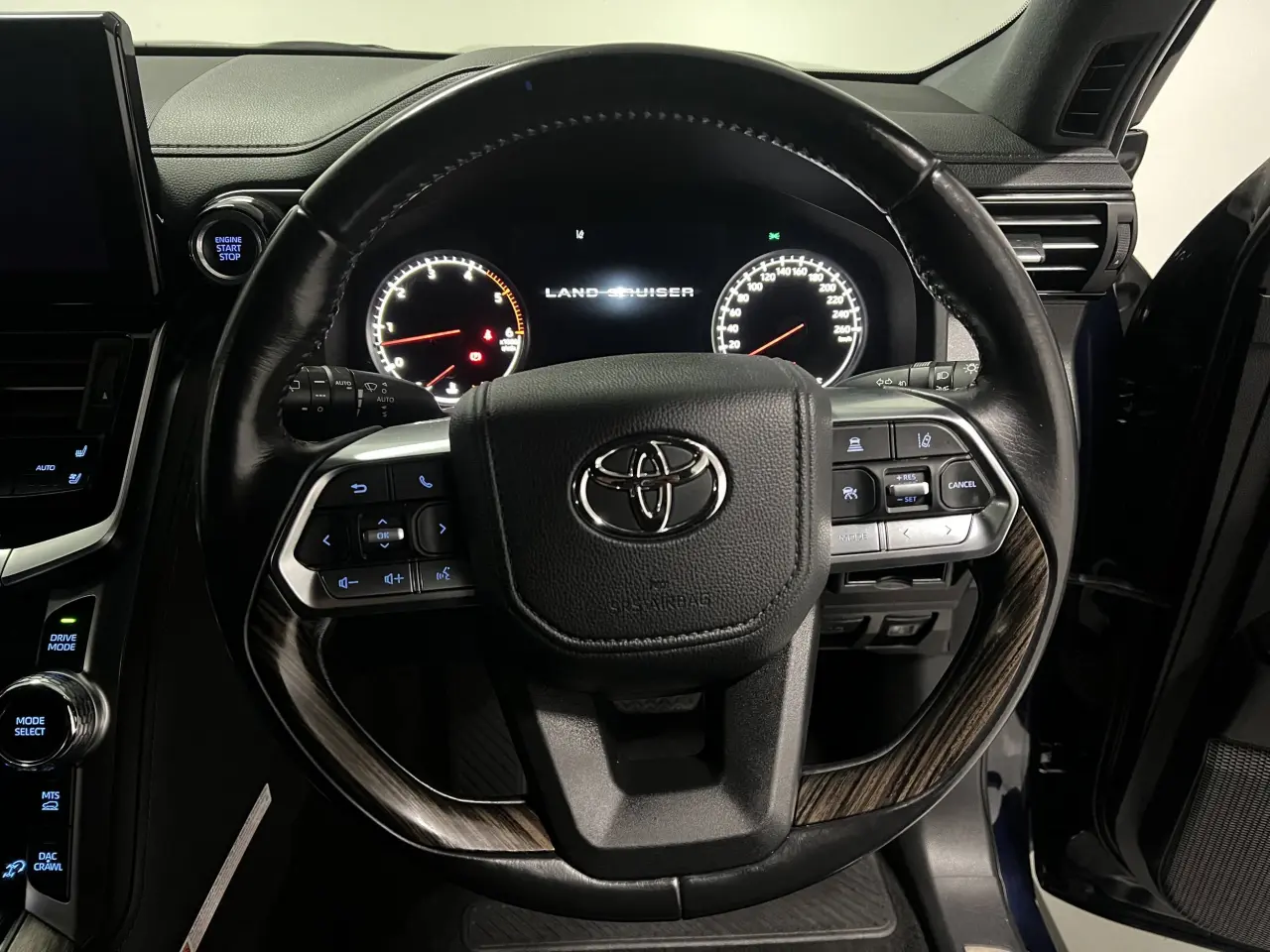 2022 TOYOTA LANDCRUISER Gallery Image 17