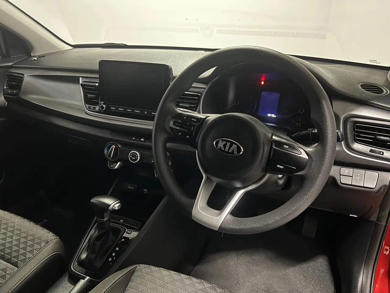 2021 KIA RIO Gallery Image 10