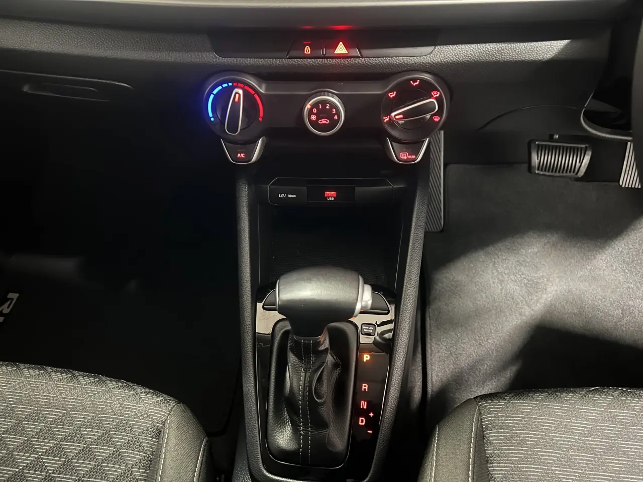 2021 KIA RIO Gallery Image 19