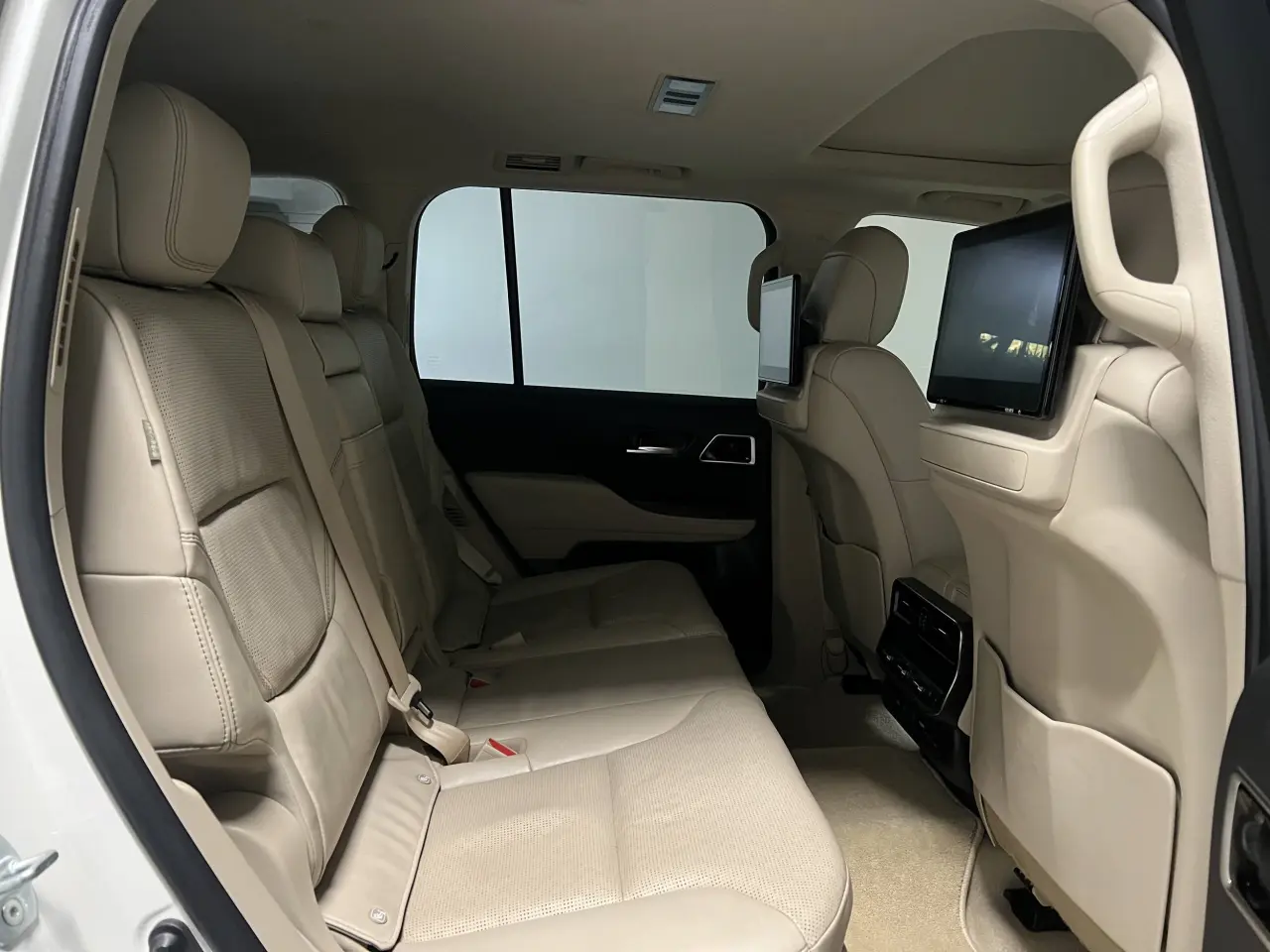 2022 TOYOTA LANDCRUISER Gallery Image 11