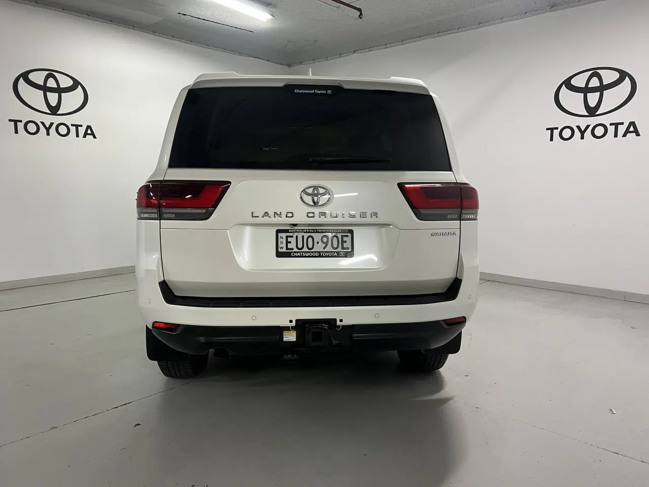 2022 TOYOTA LANDCRUISER Gallery Image 6