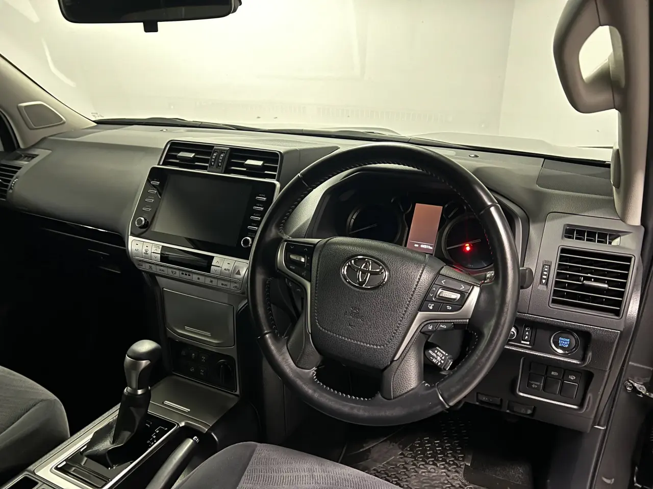 2022 TOYOTA PRADO Gallery Image 10