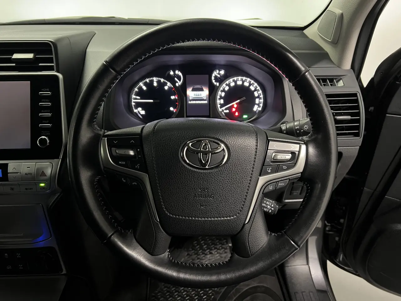 2022 TOYOTA PRADO Gallery Image 18