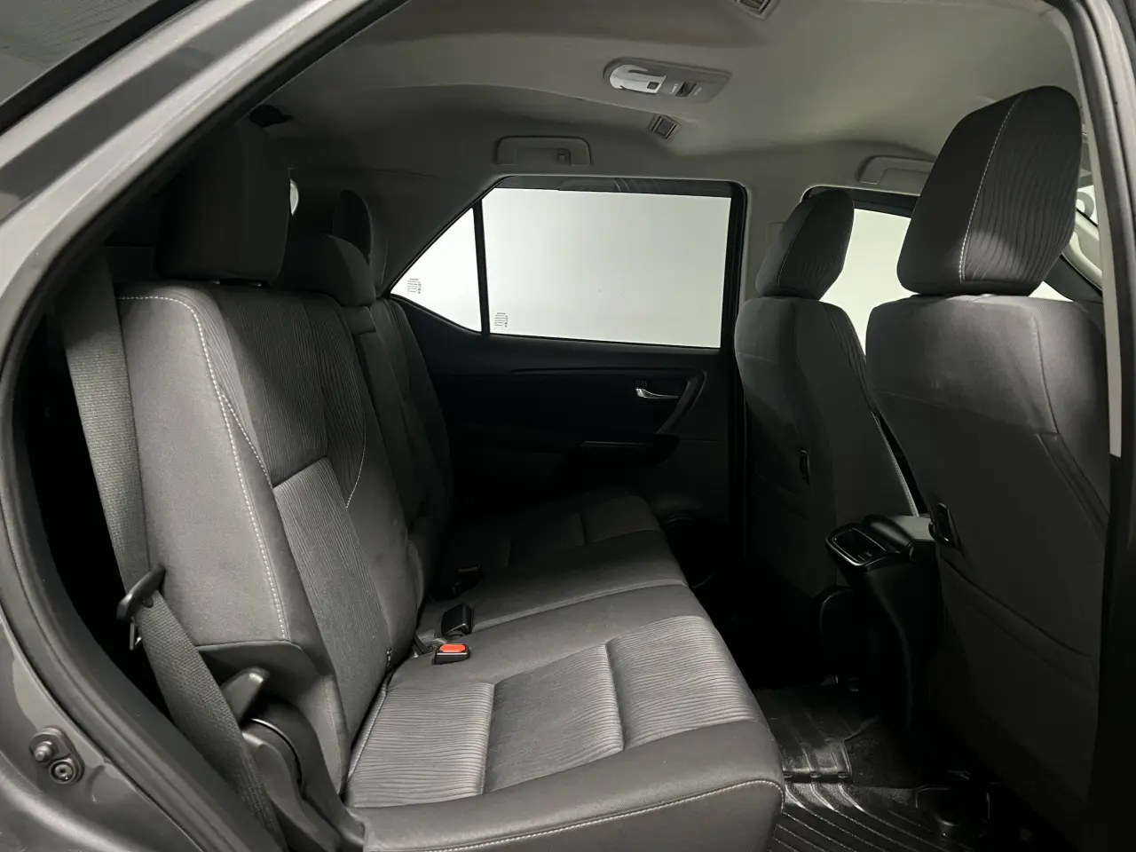 2021 TOYOTA FORTUNER Gallery Image 11