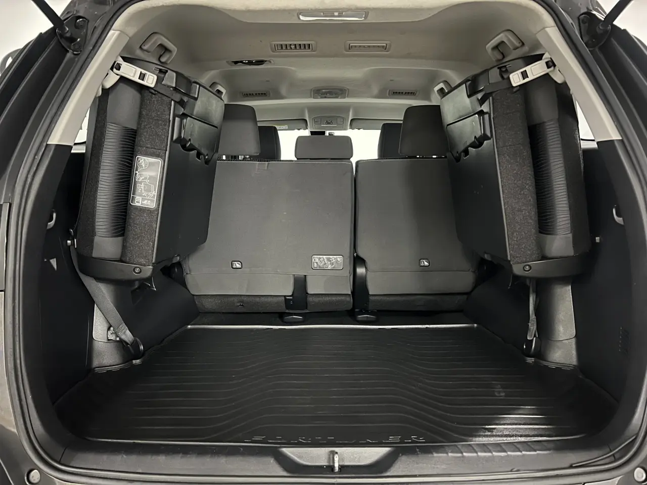 2021 TOYOTA FORTUNER Gallery Image 12