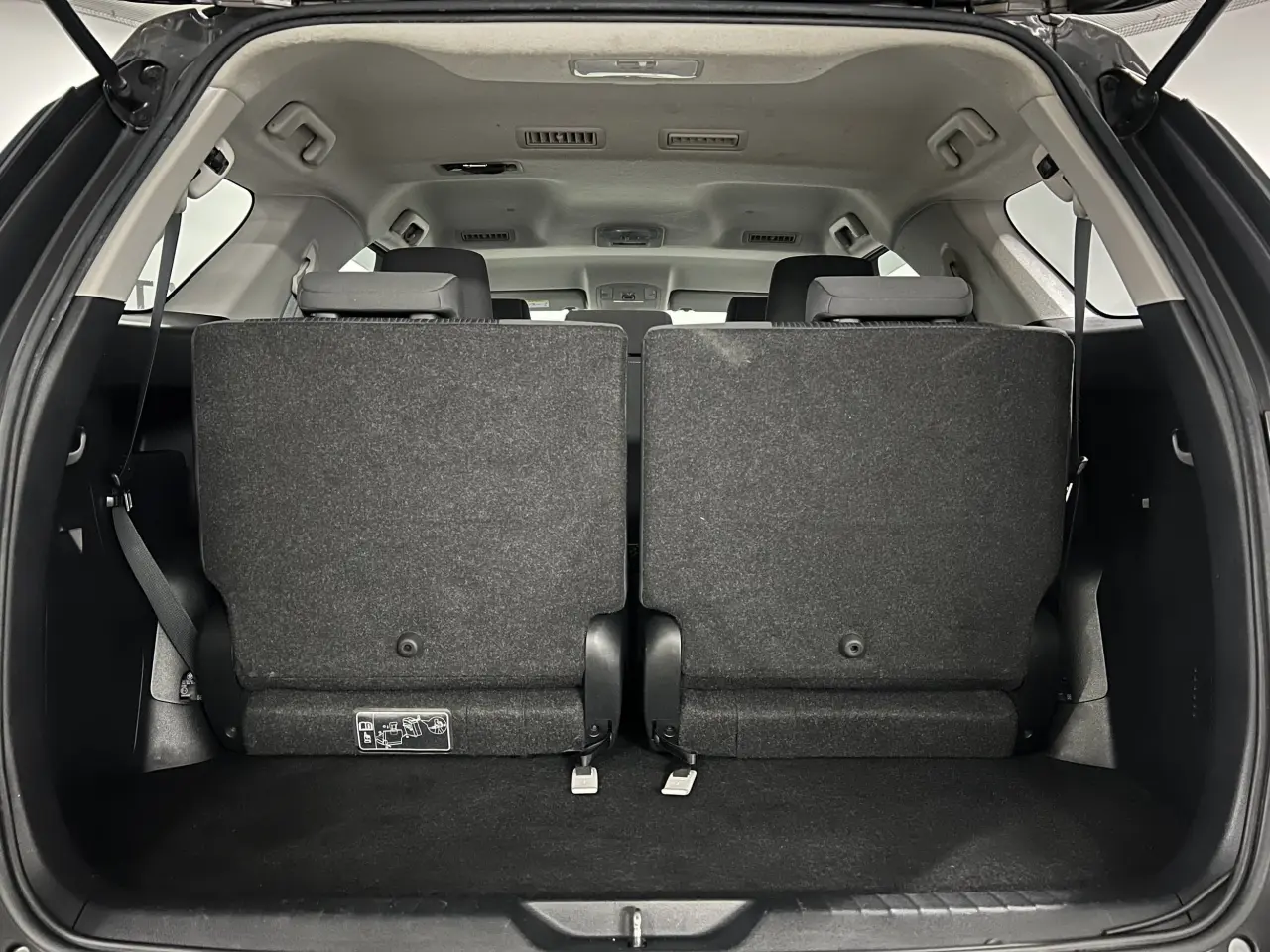 2021 TOYOTA FORTUNER Gallery Image 13