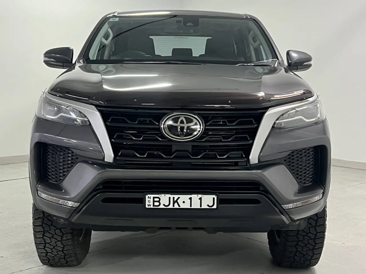 2021 TOYOTA FORTUNER Gallery Image 3