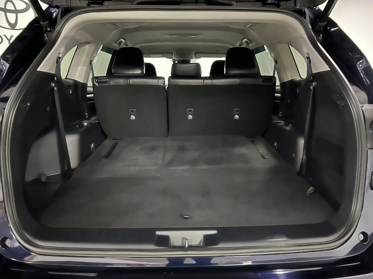 2023 TOYOTA KLUGER HYBRID Gallery Image 12