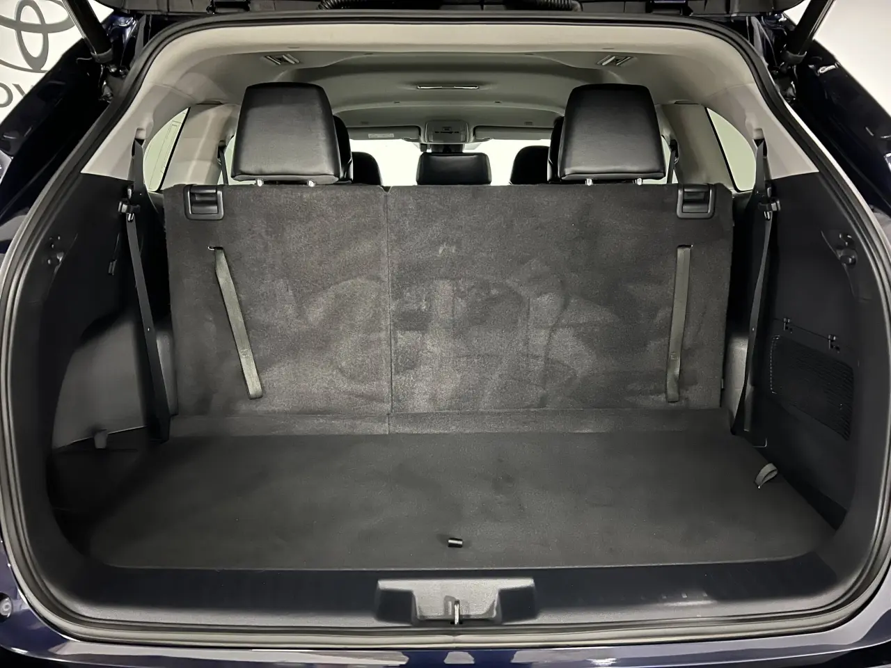2023 TOYOTA KLUGER HYBRID Gallery Image 13