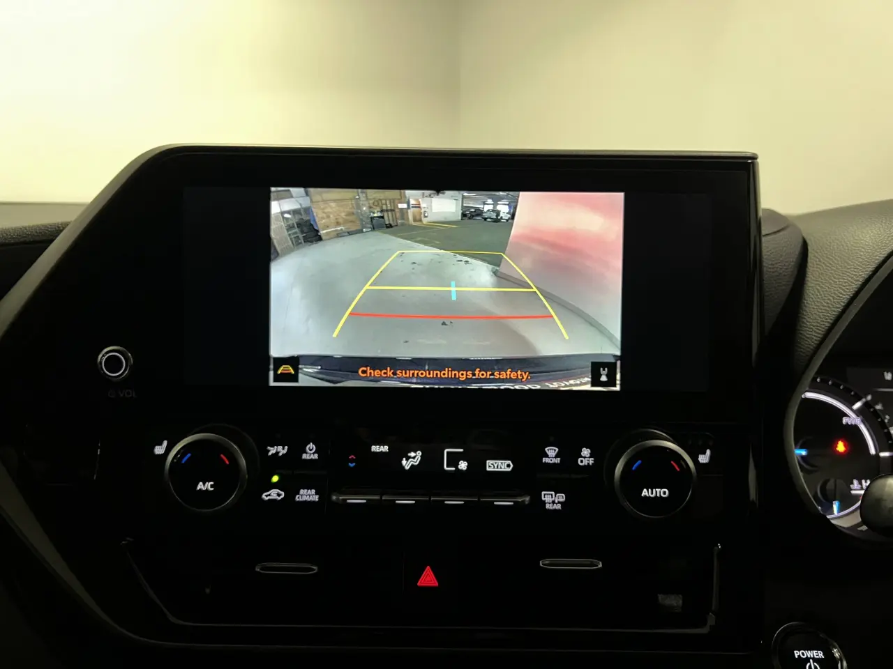 2023 TOYOTA KLUGER HYBRID Gallery Image 19