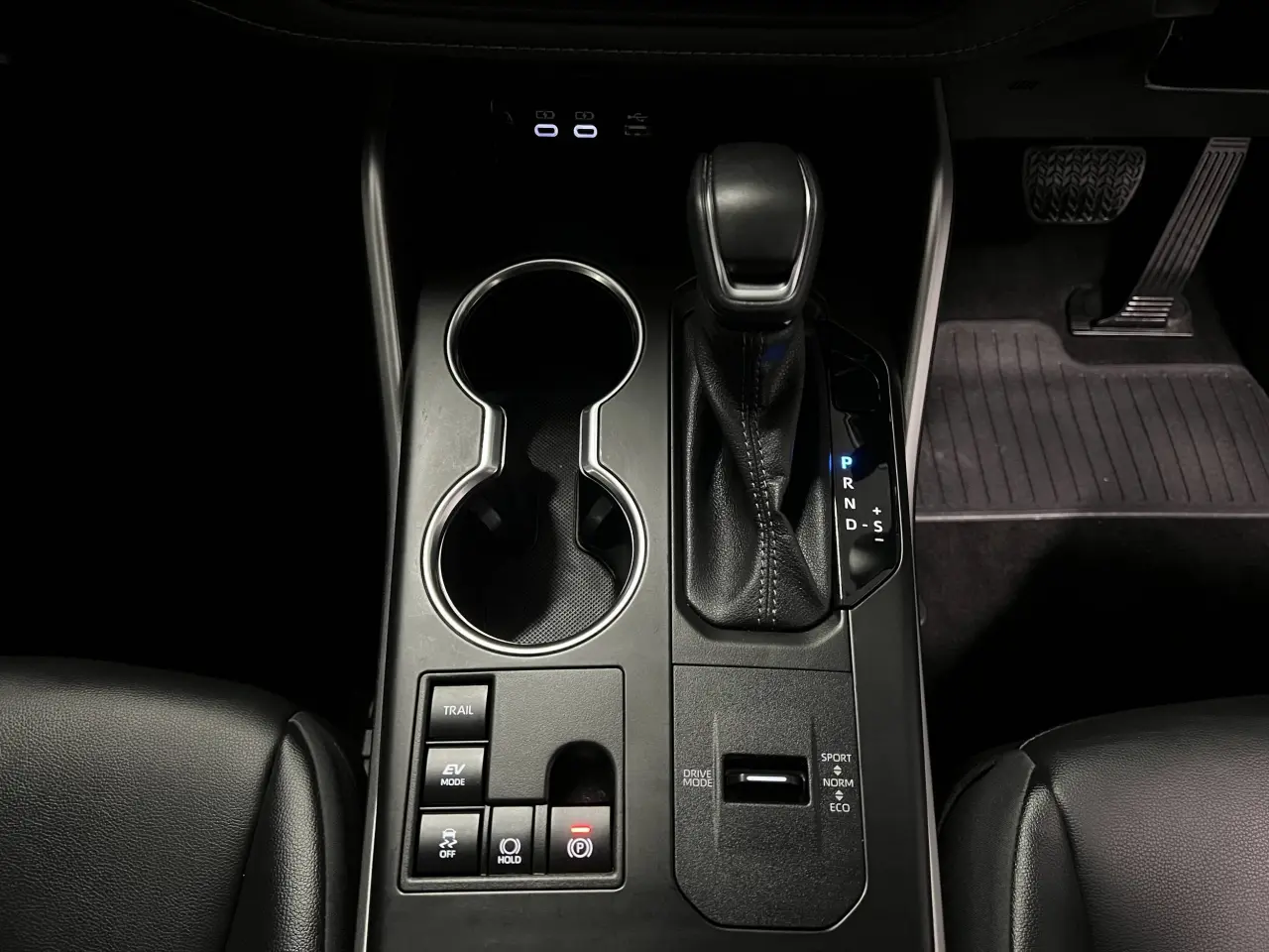 2023 TOYOTA KLUGER HYBRID Gallery Image 20