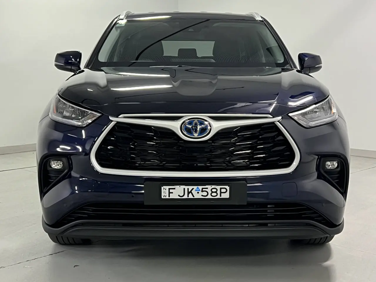 2023 TOYOTA KLUGER HYBRID Gallery Image 3
