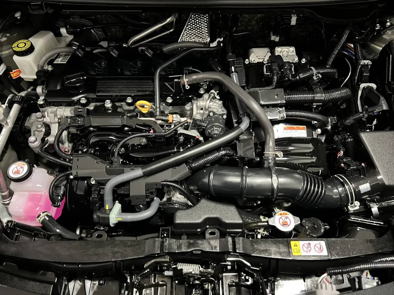 2024 TOYOTA YARIS CROSS HYBRID Gallery Image 20