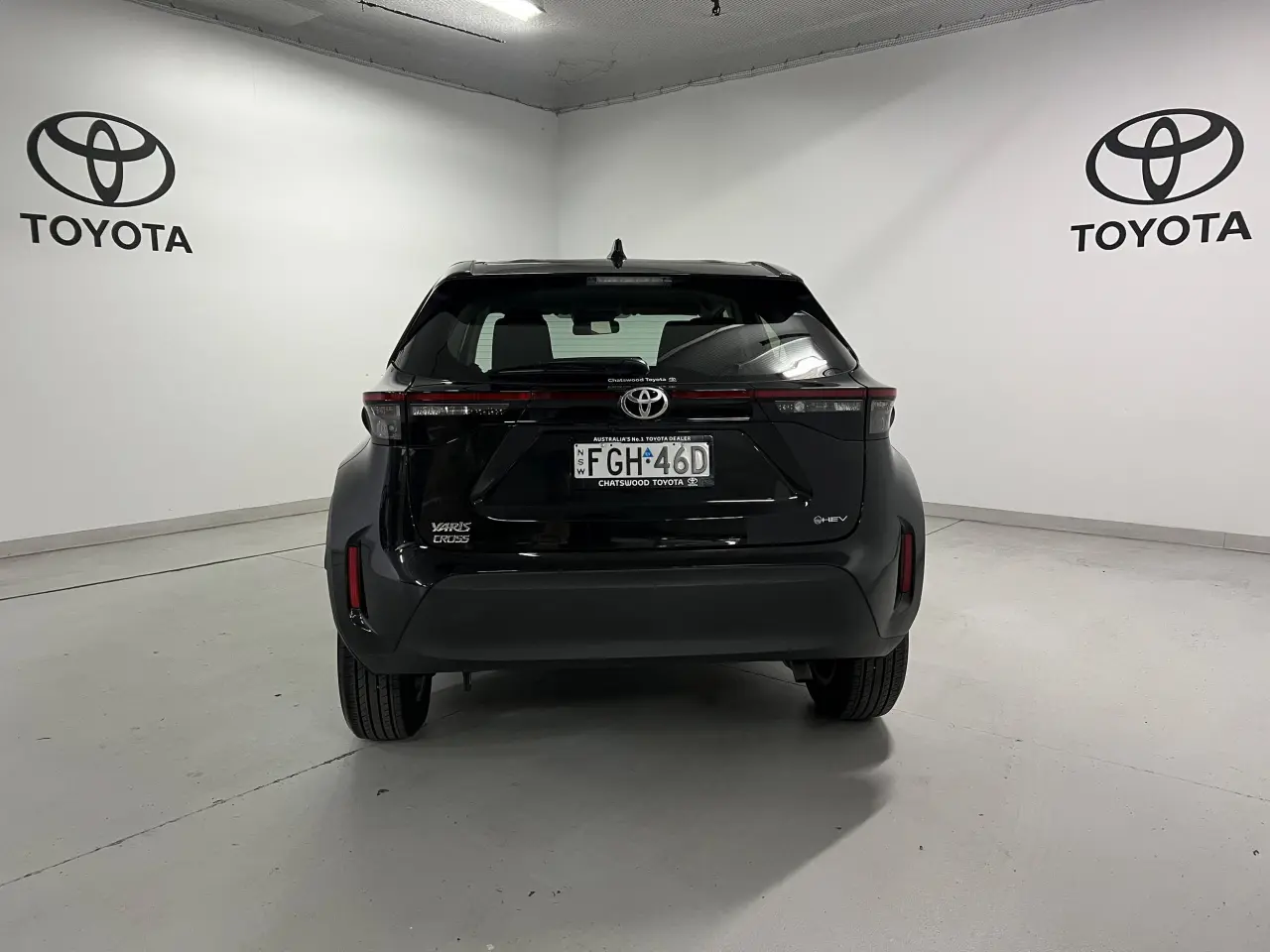 2024 TOYOTA YARIS CROSS HYBRID Gallery Image 6