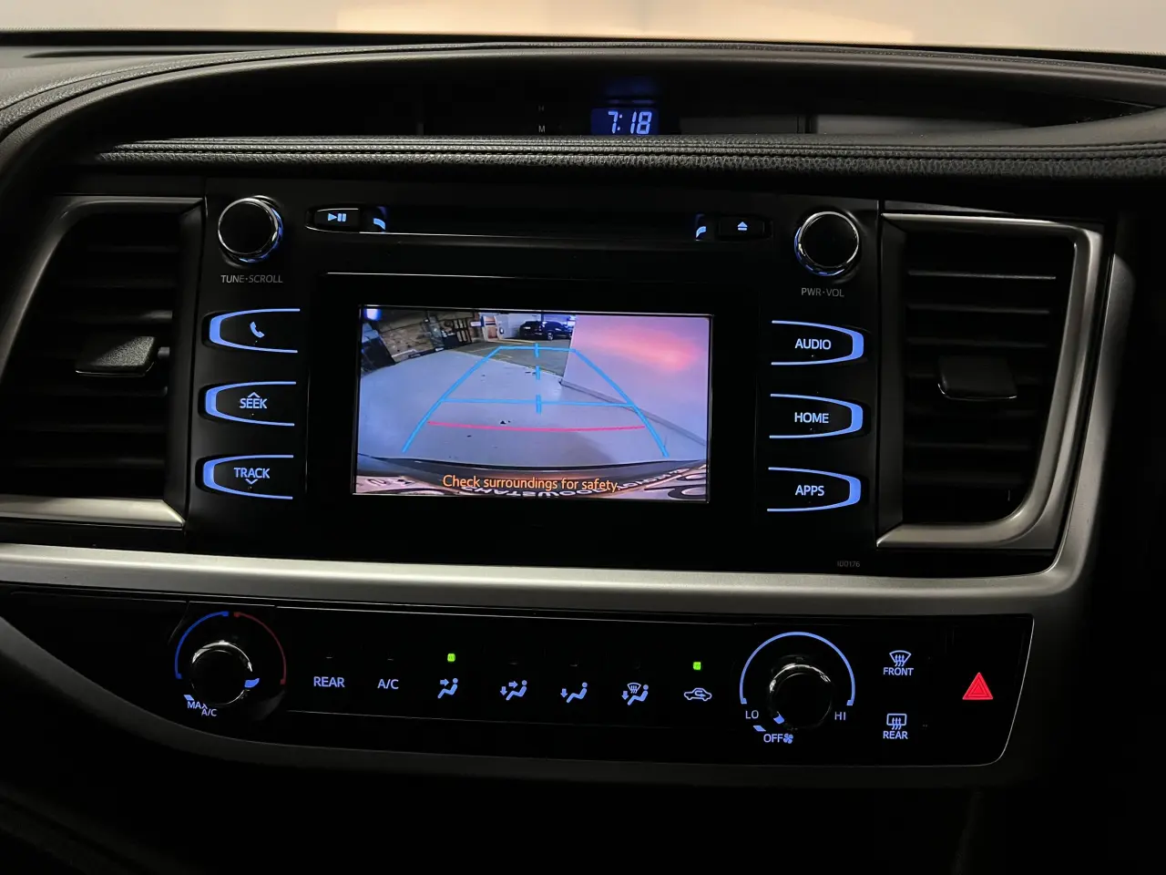 2014 TOYOTA KLUGER Gallery Image 19