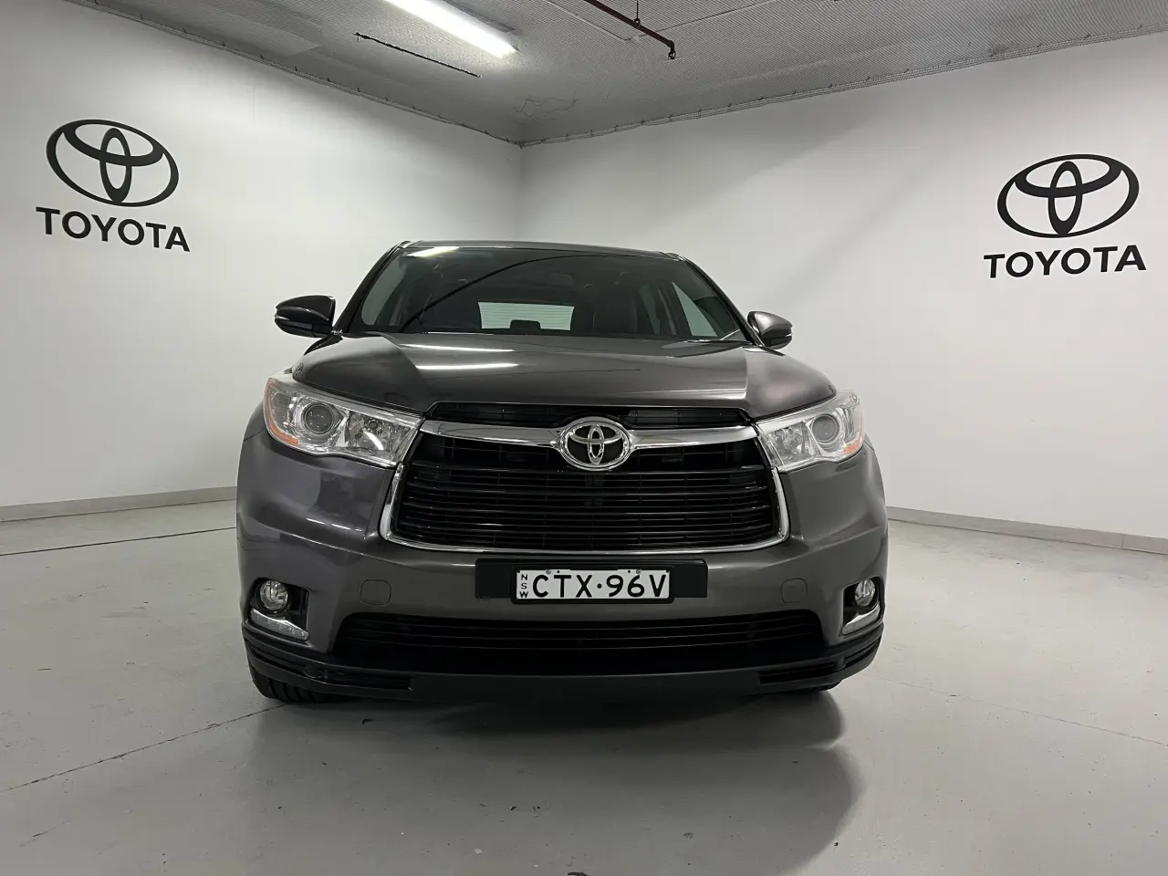 2014 TOYOTA KLUGER Gallery Image 2