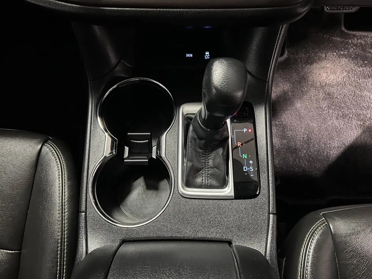 2014 TOYOTA KLUGER Gallery Image 20