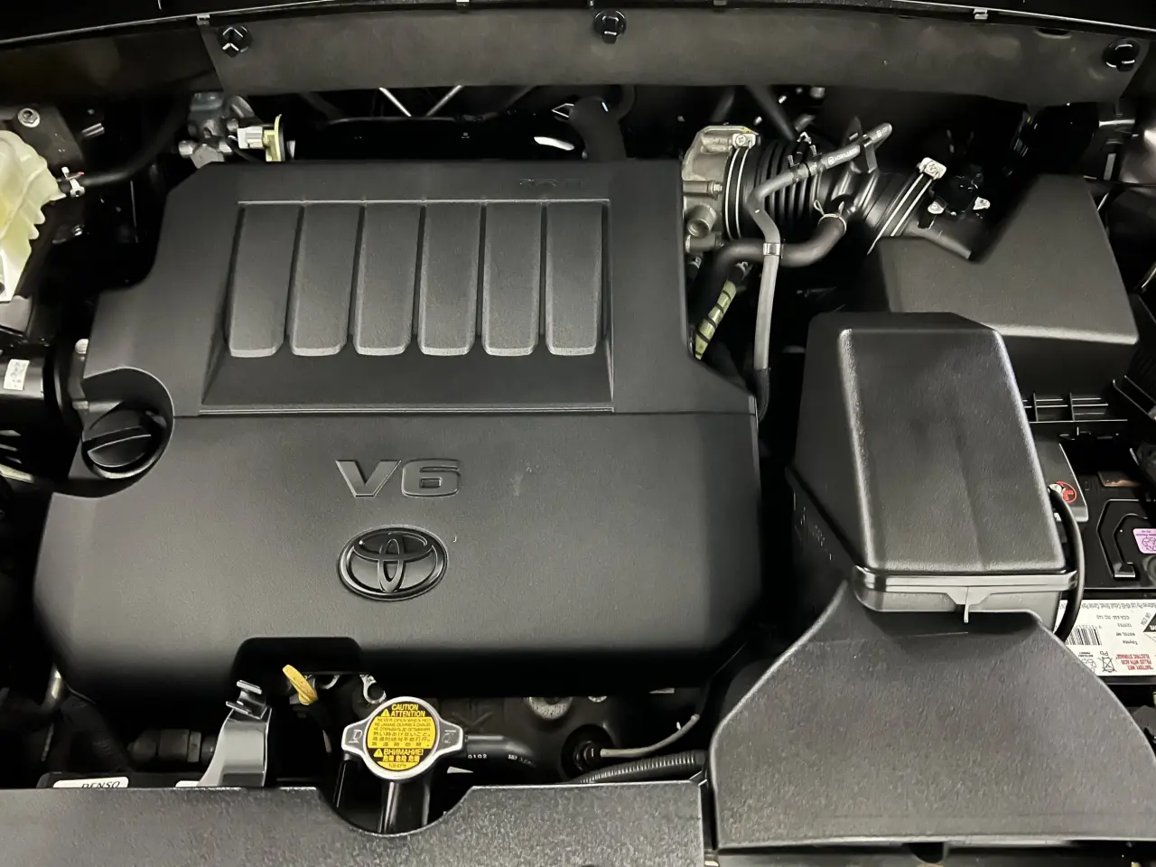 2014 TOYOTA KLUGER Gallery Image 21