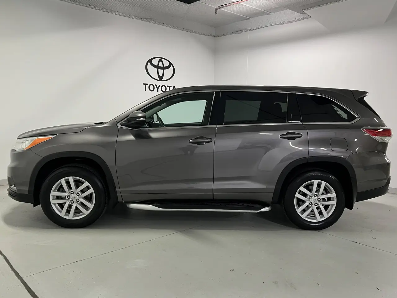 2014 TOYOTA KLUGER Gallery Image 9