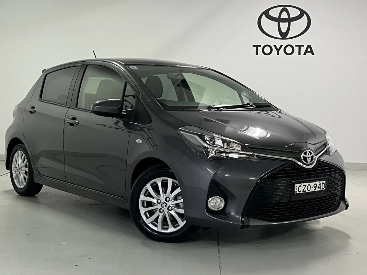 2015 TOYOTA YARIS Gallery Image 1