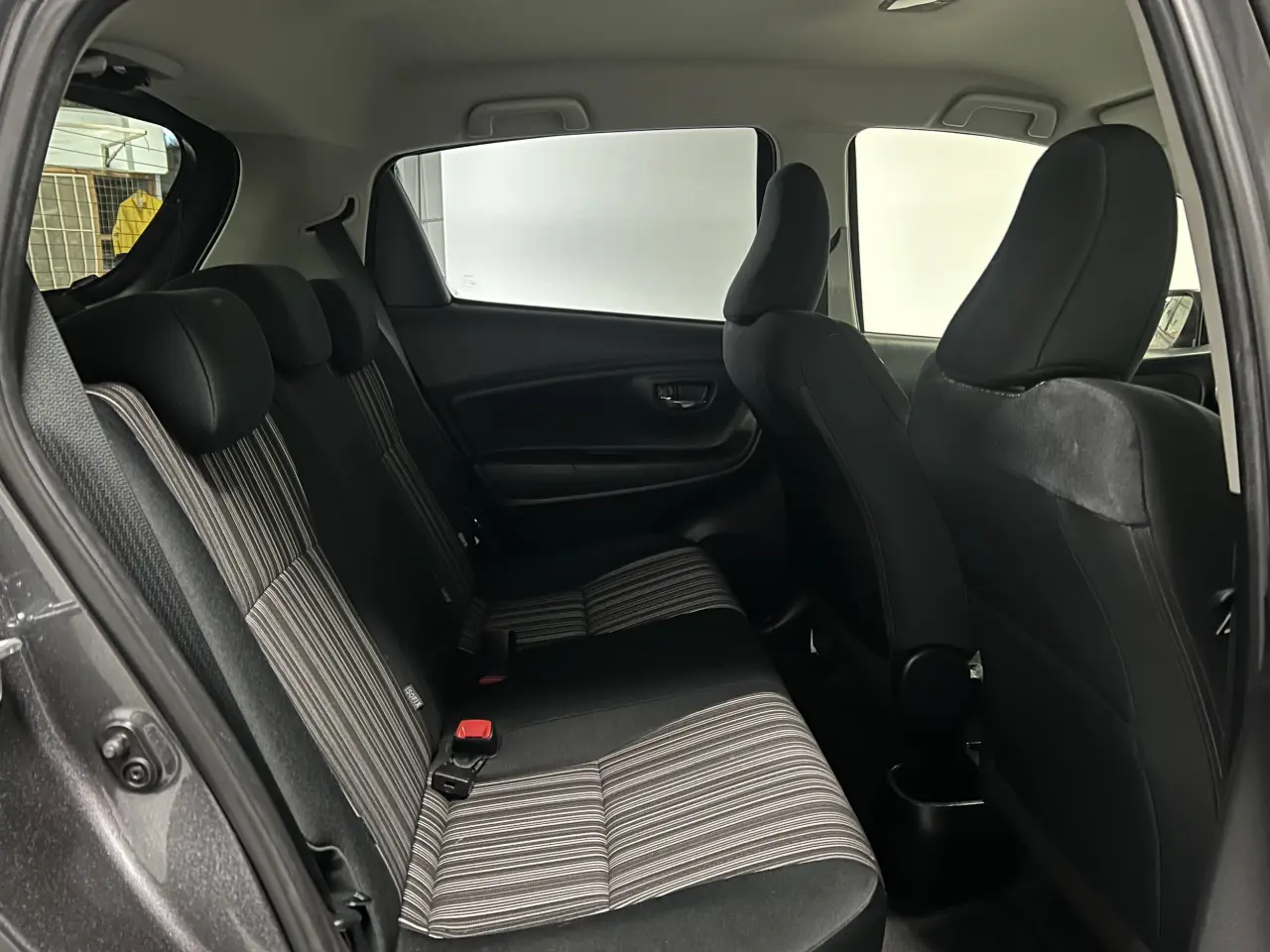 2015 TOYOTA YARIS Gallery Image 11