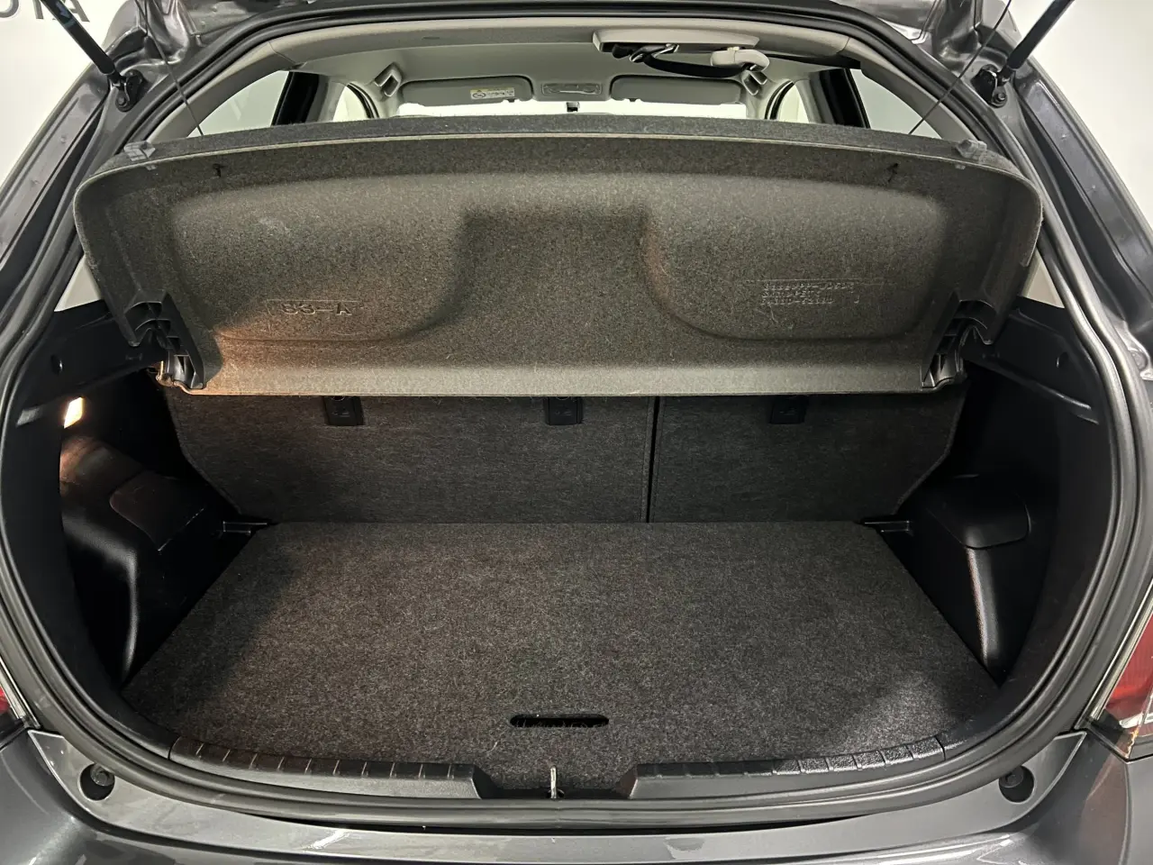2015 TOYOTA YARIS Gallery Image 12