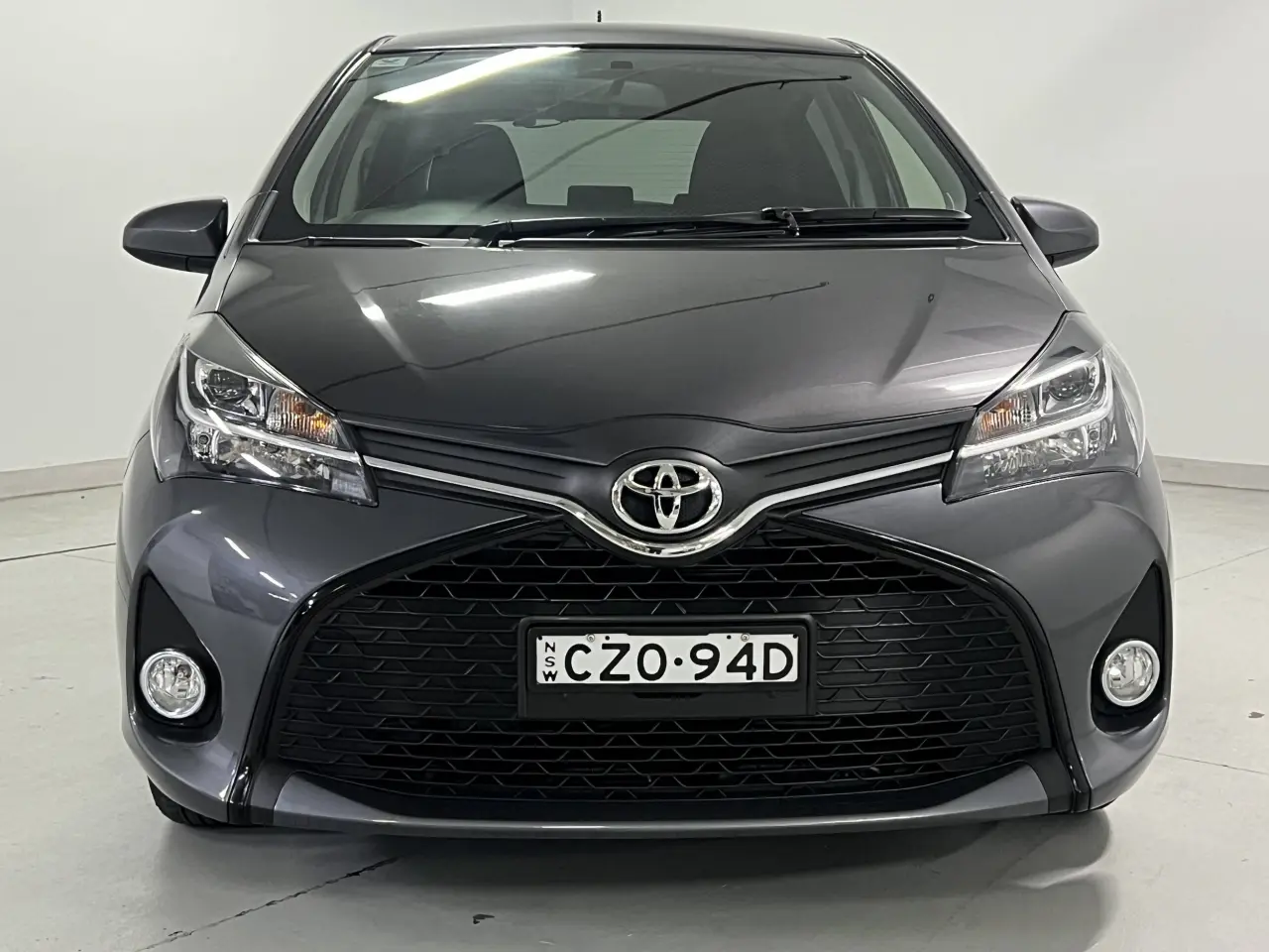 2015 TOYOTA YARIS Gallery Image 3