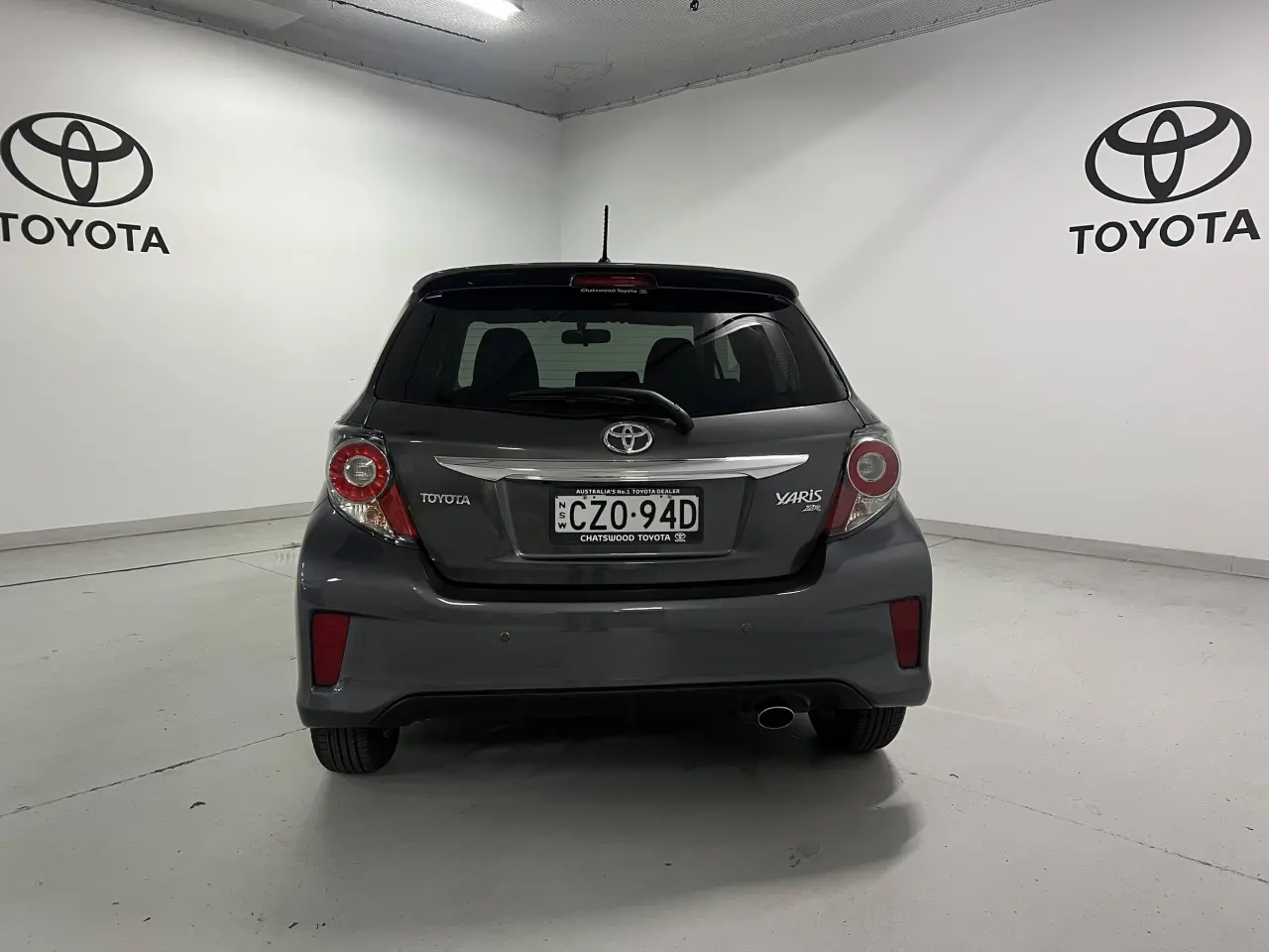2015 TOYOTA YARIS Gallery Image 6