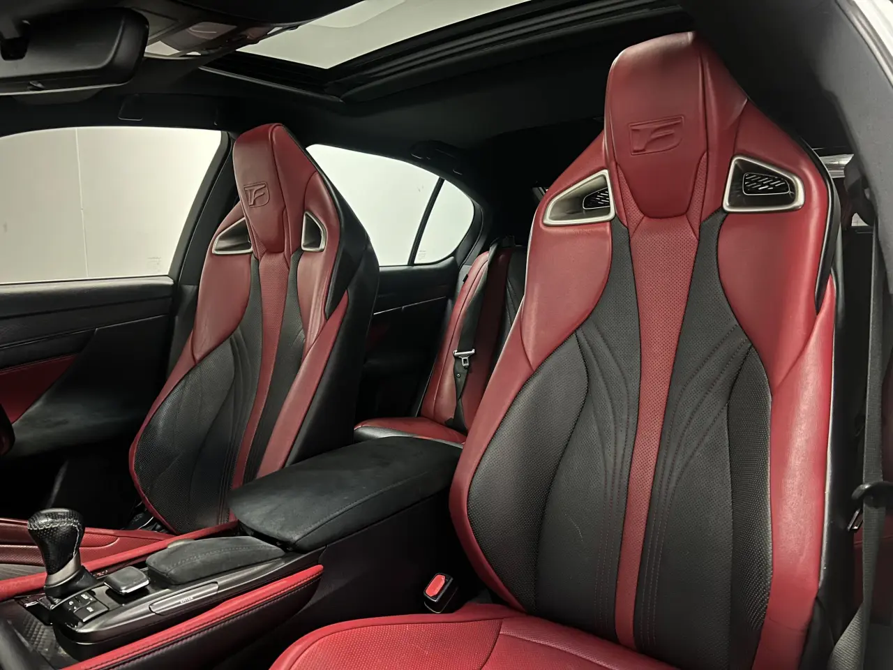 2018 LEXUS GS-F Gallery Image 15