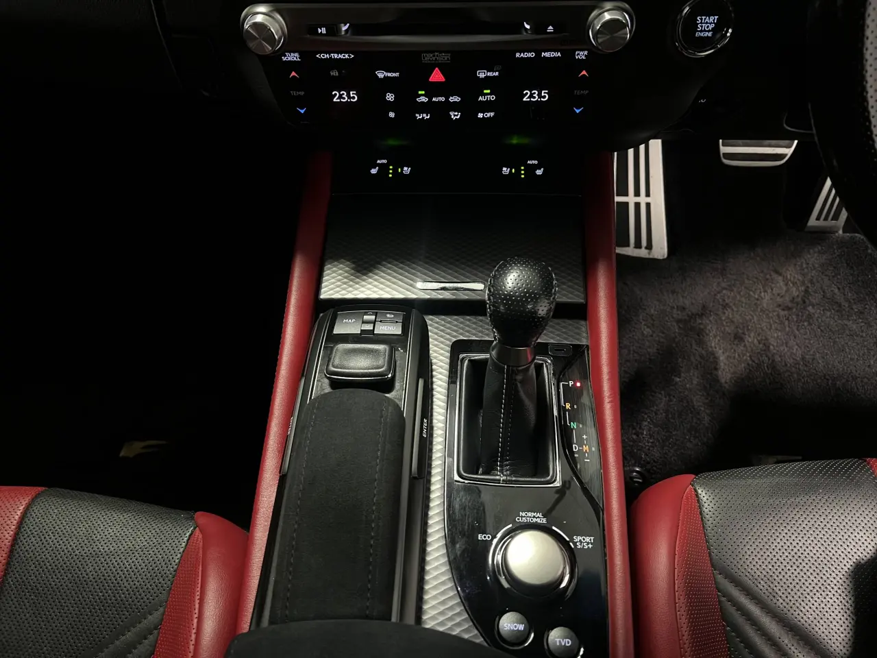 2018 LEXUS GS-F Gallery Image 19