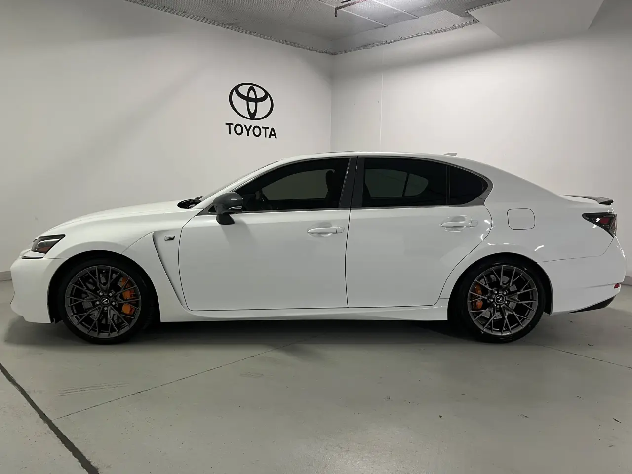2018 LEXUS GS-F Gallery Image 9