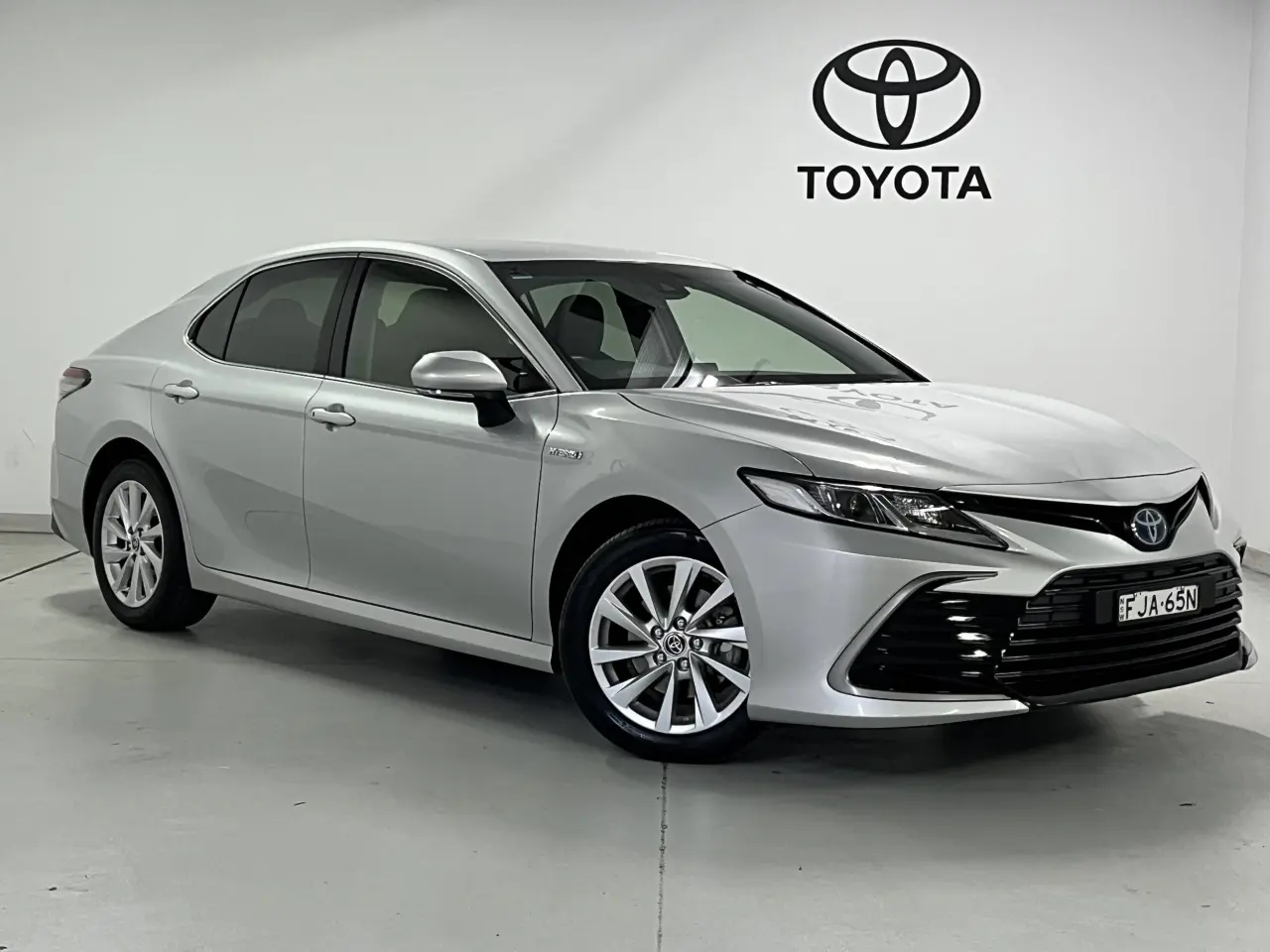 2023 TOYOTA CAMRY HYBRID Gallery Image 1