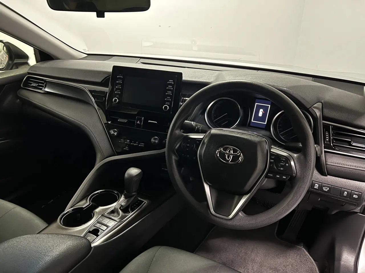 2023 TOYOTA CAMRY HYBRID Gallery Image 10