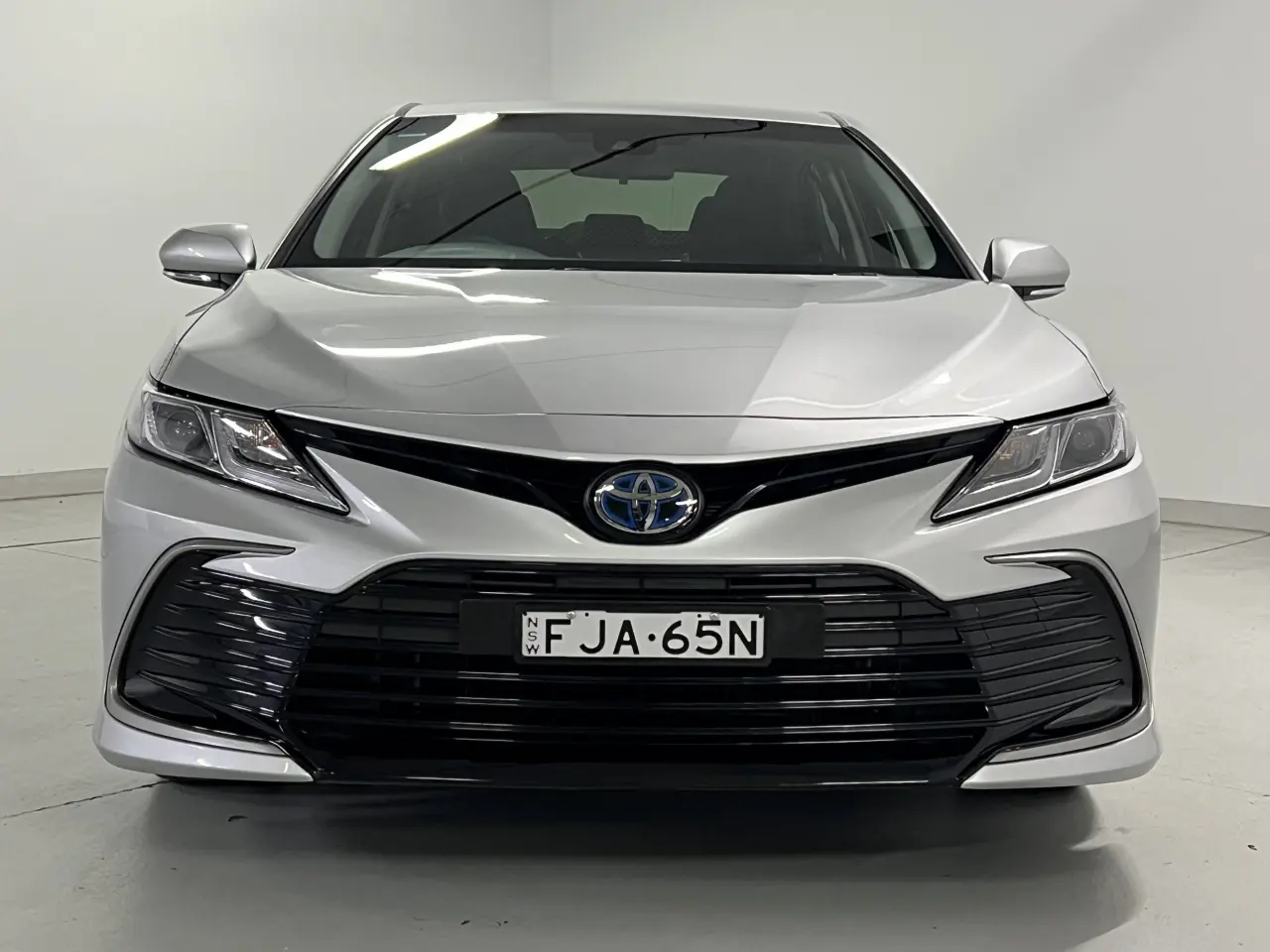 2023 TOYOTA CAMRY HYBRID Gallery Image 3