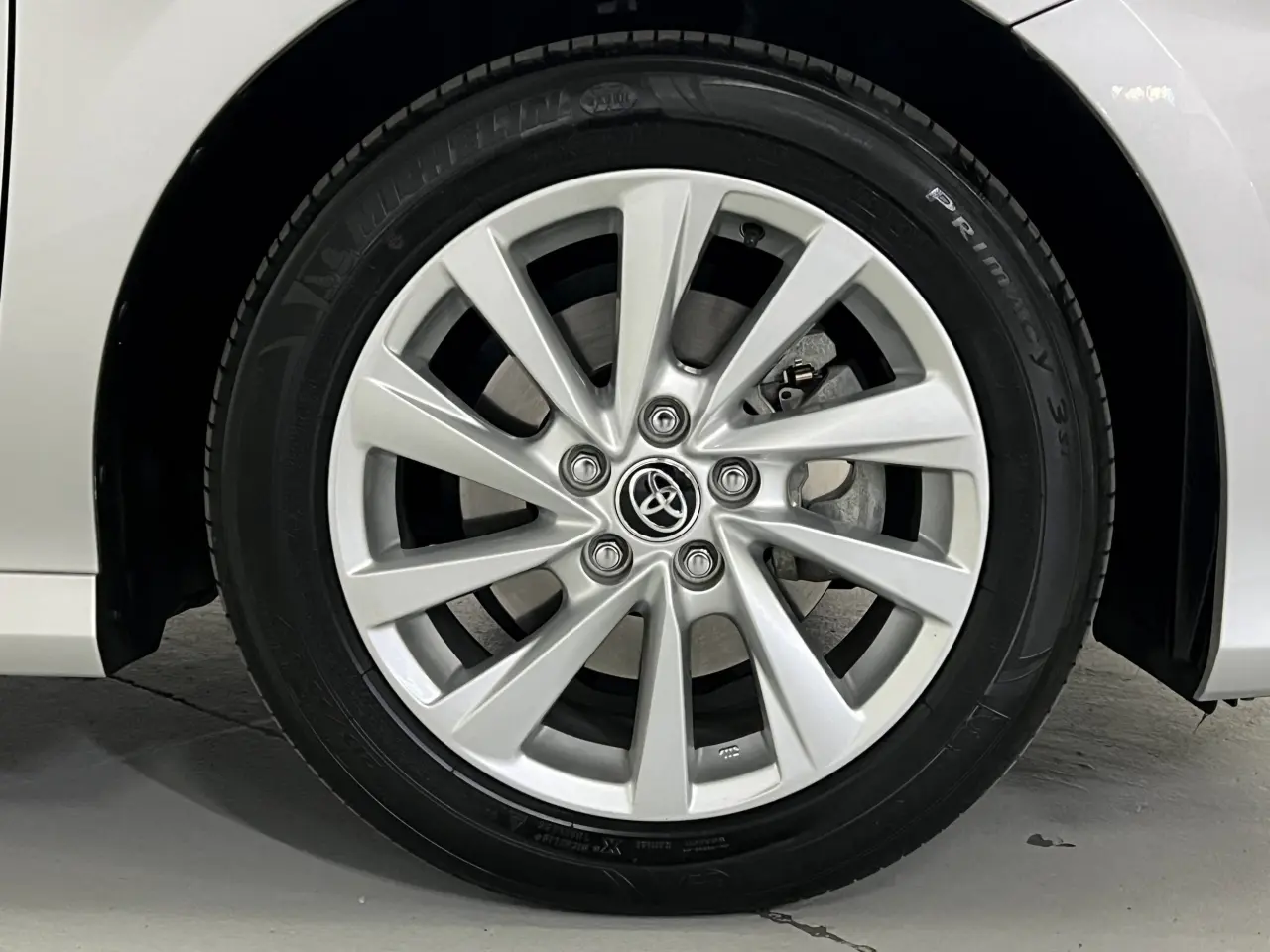 2023 TOYOTA CAMRY HYBRID Gallery Image 5